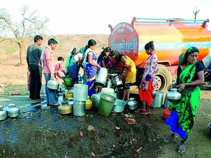 Water sources dry; Acquisition of 17 tankers, 48 wells | जलस्रोत कोरडे; 17 टँकर, 48 विहिरींचे अधिग्रहण Water sources dry; Acquisition of 17 tankers, 48 wells | जलस्रोत कोरडे; 17 टँकर, 48 विहिरींचे अधिग्रहण