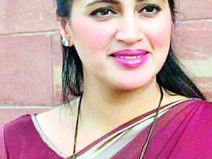 Give Balasaheb's name, but complete 'Skywalk' | हवं तर बाळासाहेबांचे नाव द्या, मात्र ‘स्कायवॉक’ पूर्ण करा