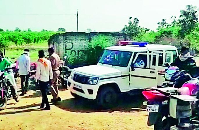 Who is the third person to commit double murder? | दुहेरी हत्याकांड घडविणारा तिसरा कोण? Who is the third person to commit double murder? | दुहेरी हत्याकांड घडविणारा तिसरा कोण?