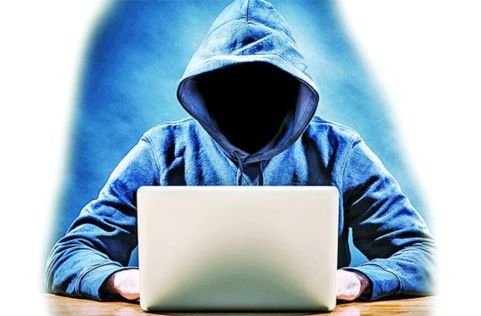 With a little bit of online transactions, 117 people have been robbed of millions | ऑनलाईन व्यवहार जरा जपून, 117 जणांना लाखोंचा गंडा