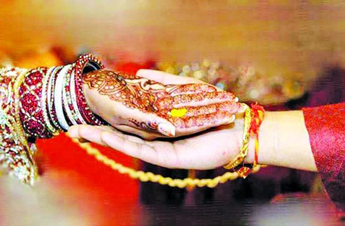 The wedding fumes will fly as soon as Corona is released | कोरोनातून सुटका होताच उडणार लग्नांचा धूमधडाका The wedding fumes will fly as soon as Corona is released | कोरोनातून सुटका होताच उडणार लग्नांचा धूमधडाका