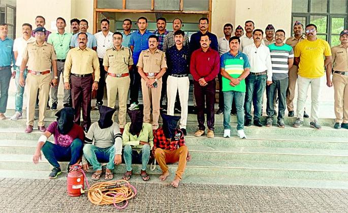 Interstate gang busted by police | पोलिसांकडून आंतरराज्यीय टोळीचा पर्दाफाश