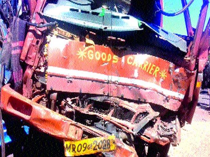 Built on Amaradham entrance | अमरधाम प्रवेशद्वारावरच बांधली तिरडी Built on Amaradham entrance | अमरधाम प्रवेशद्वारावरच बांधली तिरडी