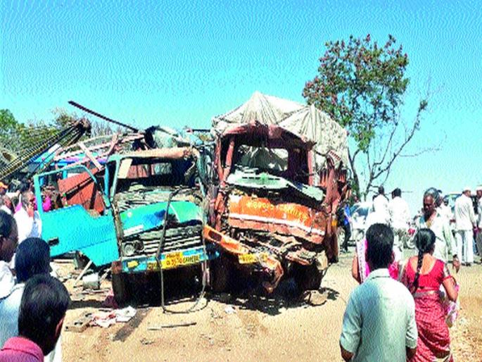 Sherwood Accident; Seven killed, 34 injured | शिरवाडेलगत अपघात; सात ठार, ३४ जखमी Sherwood Accident; Seven killed, 34 injured | शिरवाडेलगत अपघात; सात ठार, ३४ जखमी