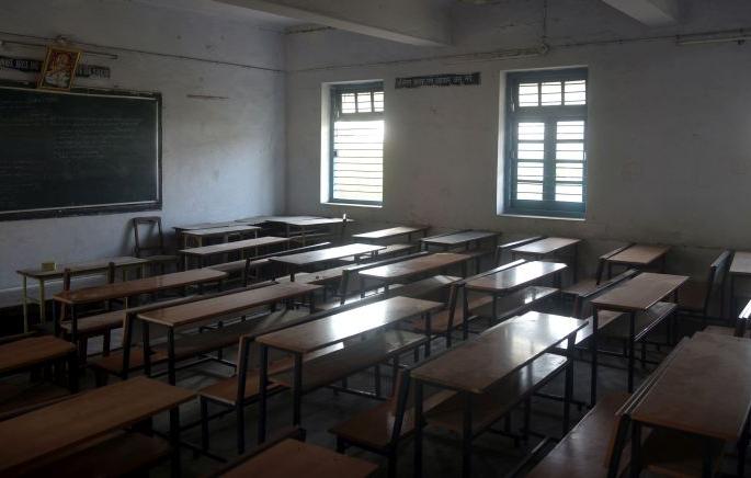 No worries about exams, worries about school closures | परीक्षेची चिंता नाही, शाळा बंद झाल्याने काळजी वाढली