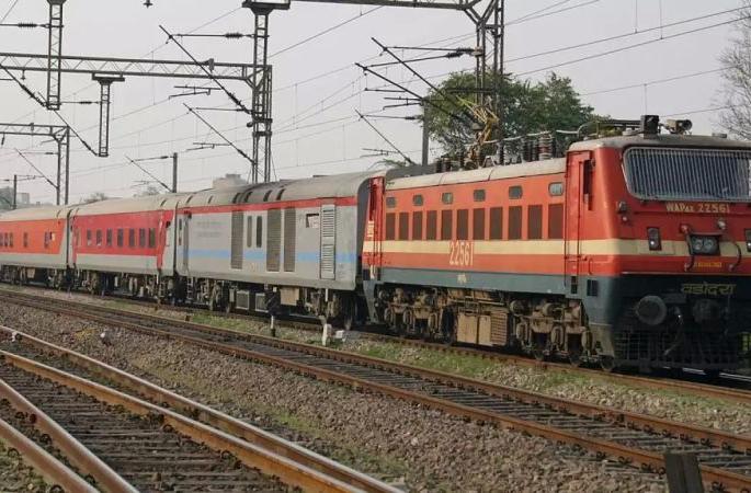 Special train between Prayagraj-Yesvantpur | प्रयागराज-यशवंतपूर दरम्यान विशेष रेल्वेगाडी Special train between Prayagraj-Yesvantpur | प्रयागराज-यशवंतपूर दरम्यान विशेष रेल्वेगाडी