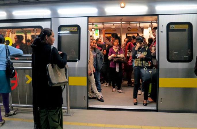 'Meri Saheli' campaign for women train passengers | महिला रेल्वे प्रवाशांसाठी 'मेरी सहेली' अभियान 'Meri Saheli' campaign for women train passengers | महिला रेल्वे प्रवाशांसाठी 'मेरी सहेली' अभियान
