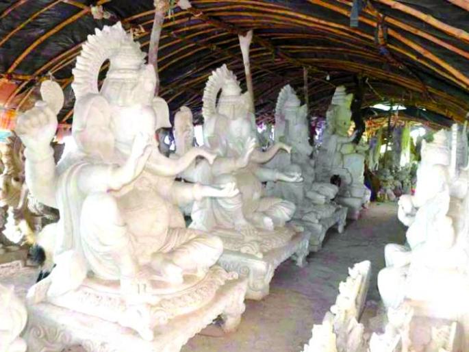 Massive sale of POP idols in Nagpur | नागपुरात पीओपी मूर्तींची बाजारात सर्रास विक्री