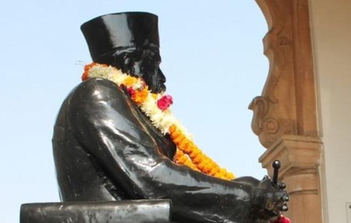 Demand for the status of tourist spot in the Hedgewar Smruti temple area of Nagpur | नागपुरातील हेडगेवार स्मृती मंदिर परिसराला पर्यटन स्थळाचा दर्जा देण्याची मागणी Demand for the status of tourist spot in the Hedgewar Smruti temple area of Nagpur | नागपुरातील हेडगेवार स्मृती मंदिर परिसराला पर्यटन स्थळाचा दर्जा देण्याची मागणी