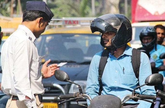 Traffic police in Nagpur ignored by health department | नागपुरातील वाहतूक पोलिसांच्या आरोग्याकडे विभागाचे दुर्लक्ष Traffic police in Nagpur ignored by health department | नागपुरातील वाहतूक पोलिसांच्या आरोग्याकडे विभागाचे दुर्लक्ष