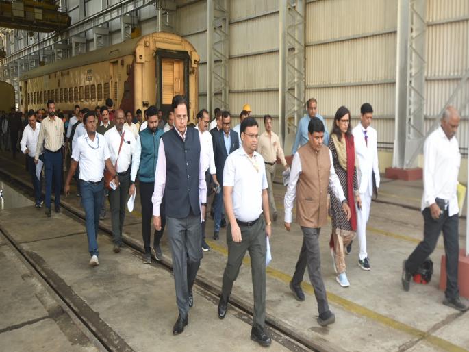 High speed run test conducted between Kolhapur-Jaisingpur | कोल्हापूर-जयसिंगपूरदरम्यान घेतली हायस्पीड रन चाचणी High speed run test conducted between Kolhapur-Jaisingpur | कोल्हापूर-जयसिंगपूरदरम्यान घेतली हायस्पीड रन चाचणी