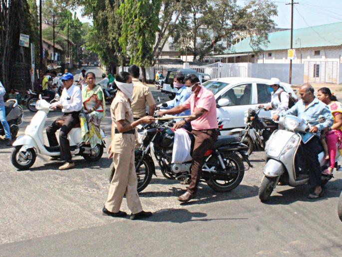 corona virus in sangli - Action against 1655 people during communication period | corona virus in sangli- संचारबंदी कालावधीत 1655 जणांवर कारवाई corona virus in sangli - Action against 1655 people during communication period | corona virus in sangli- संचारबंदी कालावधीत 1655 जणांवर कारवाई