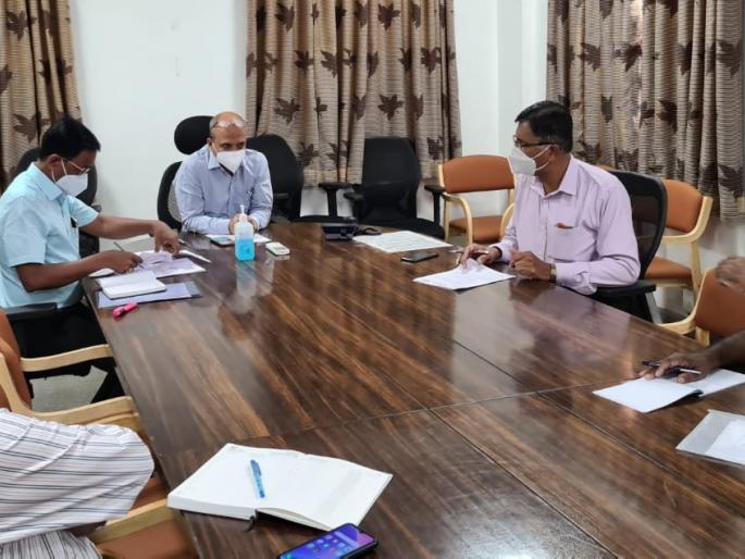 Corona cases in Kolhapur: Connections for voters, but patients on the air | corona cases in kolhapur : मतदारांसाठी जोडण्या, रुग्ण मात्र वाऱ्यावर Corona cases in Kolhapur: Connections for voters, but patients on the air | corona cases in kolhapur : मतदारांसाठी जोडण्या, रुग्ण मात्र वाऱ्यावर