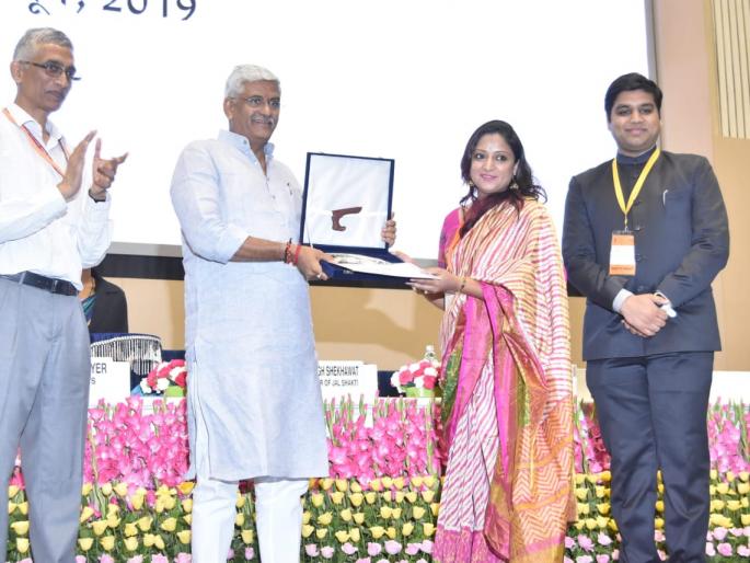 Kolhapur Zilla Parishad honors Delhi | कोल्हापूर जिल्हा परिषदेचा दिल्लीत सन्मान Kolhapur Zilla Parishad honors Delhi | कोल्हापूर जिल्हा परिषदेचा दिल्लीत सन्मान