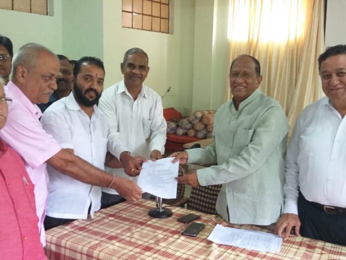 Kolhapur: Give 10% commission on milk sales, demand for 'Gokul' of the city's vendors | कोल्हापूर : दूधविक्रीवर १० टक्के कमिशन द्या, शहरातील विक्रेत्यांची ‘गोकुळ’कडे मागणी Kolhapur: Give 10% commission on milk sales, demand for 'Gokul' of the city's vendors | कोल्हापूर : दूधविक्रीवर १० टक्के कमिशन द्या, शहरातील विक्रेत्यांची ‘गोकुळ’कडे मागणी