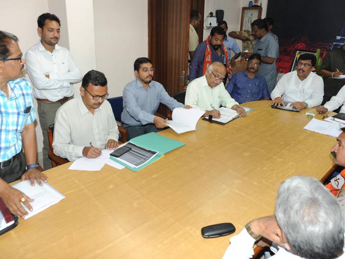 Kolhapur: Take 'dengue, swine' seriously, otherwise Shiv Sena style agitating, Rajesh Kshirsagar's doctor warns | कोल्हापूर :‘डेंग्यू, स्वाईन’ गांभीर्याने घ्या, अन्यथा शिवसेना स्टाईलने आंदोलन, राजेश क्षीरसागर यांचा डॉक्टरांना इशारा Kolhapur: Take 'dengue, swine' seriously, otherwise Shiv Sena style agitating, Rajesh Kshirsagar's doctor warns | कोल्हापूर :‘डेंग्यू, स्वाईन’ गांभीर्याने घ्या, अन्यथा शिवसेना स्टाईलने आंदोलन, राजेश क्षीरसागर यांचा डॉक्टरांना इशारा