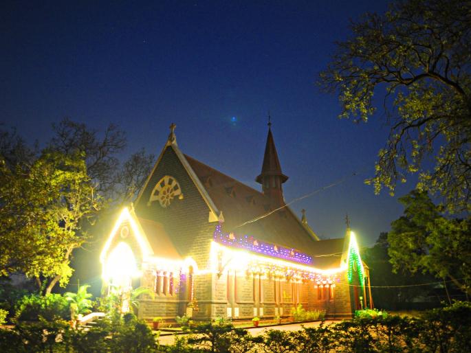 Simply but enthusiastically welcome Christmas | साधेपणाने पण उत्साहात नाताळचे स्वागत