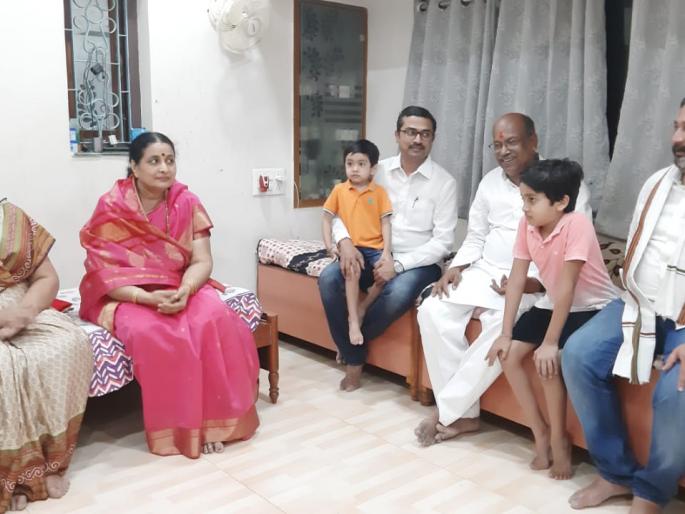 Bhaasaheb fundkar takes place in politics, Union Minister of State sanjay dhotre is remembered | भाऊसाहेबांचे ‘बोट’ धरूनच राजकारणाचा श्रीगणेशा, केंद्रीय राज्यमंत्र्यांनी जागवल्या आठवणी Bhaasaheb fundkar takes place in politics, Union Minister of State sanjay dhotre is remembered | भाऊसाहेबांचे ‘बोट’ धरूनच राजकारणाचा श्रीगणेशा, केंद्रीय राज्यमंत्र्यांनी जागवल्या आठवणी