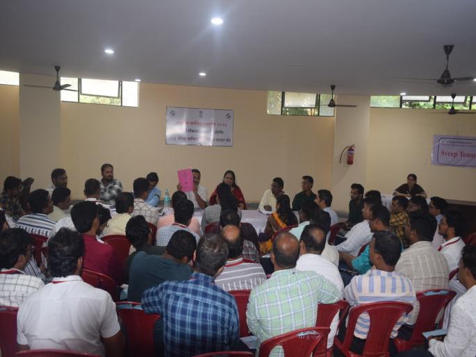 Completed first operational training in polling stations of 12 Vidhan Sabhas in Thane district | ठाणे जिल्ह्यातील १२ विधानसभांच्या मतदान केंदांमधील कामकाजाचे पहिले प्रशिक्षण पूर्ण Completed first operational training in polling stations of 12 Vidhan Sabhas in Thane district | ठाणे जिल्ह्यातील १२ विधानसभांच्या मतदान केंदांमधील कामकाजाचे पहिले प्रशिक्षण पूर्ण