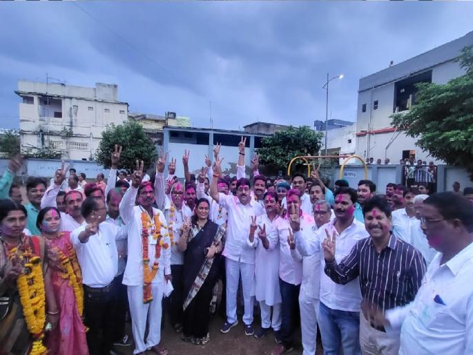 Congress gives a shock to the BJP-NCP alliance, Panipat of Tekchand Savarkar's group | मौदात भाजप-राष्ट्रवादी युतीला काँग्रेसचा दे धक्का, आ. टेकचंद सावरकर यांच्या गटाचे पानीपत Congress gives a shock to the BJP-NCP alliance, Panipat of Tekchand Savarkar's group | मौदात भाजप-राष्ट्रवादी युतीला काँग्रेसचा दे धक्का, आ. टेकचंद सावरकर यांच्या गटाचे पानीपत