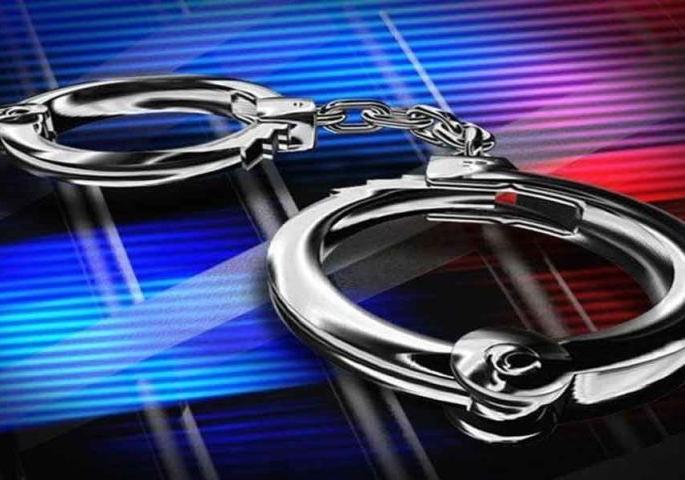 Mother arrested for throwing stomach pill into septic tank; The baby's luck was strong, he survived | पोटच्या गोळ्याला सेप्टिक टँकमध्ये फेकणाऱ्या आईला अटक; बाळाचे नशीब बलवत्तर, राहिले जिवंत