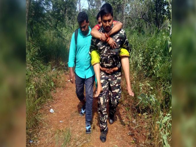 Muslim constable carry hindu woman on shoulder to lord venkateswara tirumala tirupati | सलाम! पदयात्रेदरम्यान तब्येत बिघडली; ५८ वर्षीय महिलेला पाठीवर घेऊन ६ किमी पायी चालला जवान Muslim constable carry hindu woman on shoulder to lord venkateswara tirumala tirupati | सलाम! पदयात्रेदरम्यान तब्येत बिघडली; ५८ वर्षीय महिलेला पाठीवर घेऊन ६ किमी पायी चालला जवान