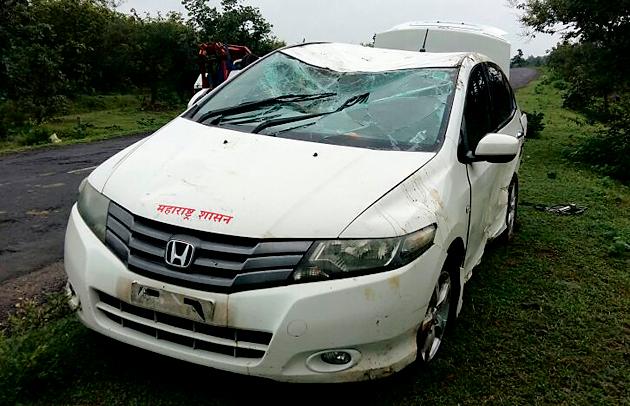 Accident of District Head | जि.प.अध्यक्षांच्या वाहनाला अपघात Accident of District Head | जि.प.अध्यक्षांच्या वाहनाला अपघात