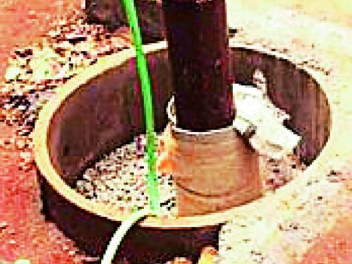 Electricity payment of piping wells over the citizens | विंधन विहिरीचे वीज देयक नागरिकांच्या माथी Electricity payment of piping wells over the citizens | विंधन विहिरीचे वीज देयक नागरिकांच्या माथी