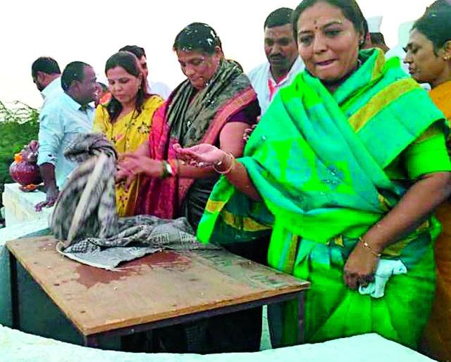 Dahihandi ceremony in Kondanipur | कौंडण्यपूरला दहीहंडी सोहळा Dahihandi ceremony in Kondanipur | कौंडण्यपूरला दहीहंडी सोहळा