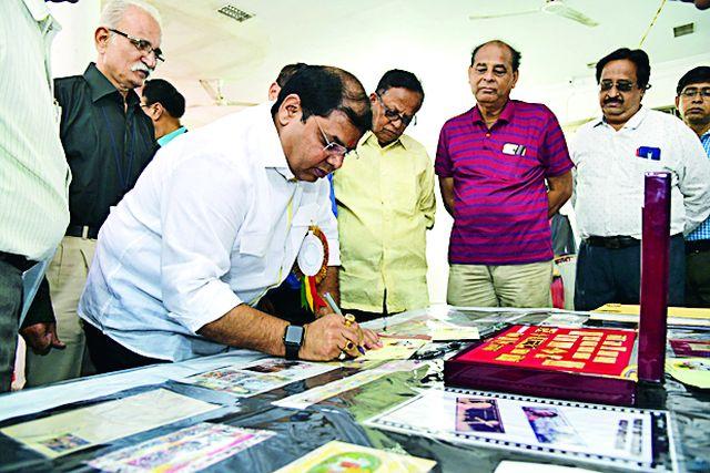 The unveiling of the cover of Shri Jain Svtambar Bada Temple | श्री जैन श्वेताम्बर बडा मंदिराच्या कव्हरचे अनावरण The unveiling of the cover of Shri Jain Svtambar Bada Temple | श्री जैन श्वेताम्बर बडा मंदिराच्या कव्हरचे अनावरण