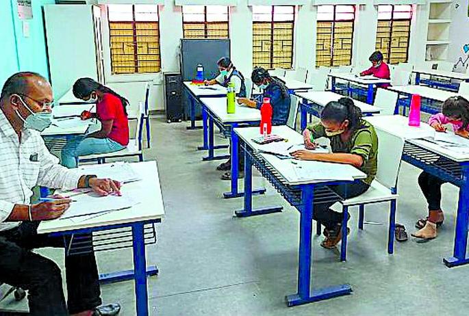 340 students appeared for the 'Navodaya' examination for admission to the seventh seven seats | नववीत सात जागांच्या प्रवेशासाठी ३४० विद्यार्थ्यांनी दिली ‘नवोदय’ची परीक्षा 340 students appeared for the 'Navodaya' examination for admission to the seventh seven seats | नववीत सात जागांच्या प्रवेशासाठी ३४० विद्यार्थ्यांनी दिली ‘नवोदय’ची परीक्षा