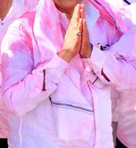 After 3 years, MLAs came to Balasaheb Azbe's house in Ashti Assembly constituency. | तब्बल ५७ वर्षानंतर आष्टी विधानसभा मतदारसंघात बाळासाहेब आजबे यांच्या घरात आली आमदारकी After 3 years, MLAs came to Balasaheb Azbe's house in Ashti Assembly constituency. | तब्बल ५७ वर्षानंतर आष्टी विधानसभा मतदारसंघात बाळासाहेब आजबे यांच्या घरात आली आमदारकी