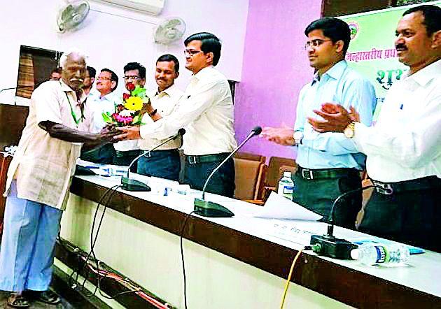 There are two lakh 31 thousand farmers in two hectors of the district | जिल्ह्यात २ लाख ३१ हजार शेतकरी दोन हेक्टरखाली There are two lakh 31 thousand farmers in two hectors of the district | जिल्ह्यात २ लाख ३१ हजार शेतकरी दोन हेक्टरखाली