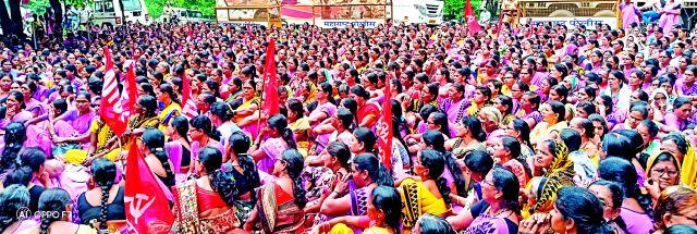 Anganwadi | अंगणवाडीतार्इंची धडक