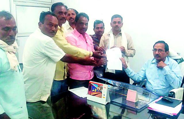 Ditch the villages in Kharadi area | खराडी परिसरातील गावे दुष्काळग्रस्त करा