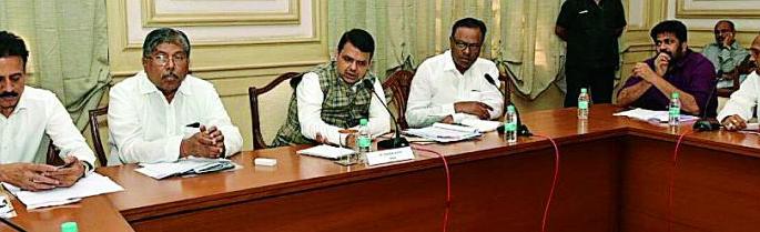 Provide clean water to the rehabilitated villages | पुनर्वसित गावांना शुद्ध पाण्याची व्यवस्था करा Provide clean water to the rehabilitated villages | पुनर्वसित गावांना शुद्ध पाण्याची व्यवस्था करा