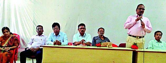 Facilitates a comprehensive knowledge of the teachers | शिक्षकांनी कालसंगत ज्ञानसमृद्ध व्हावे Facilitates a comprehensive knowledge of the teachers | शिक्षकांनी कालसंगत ज्ञानसमृद्ध व्हावे