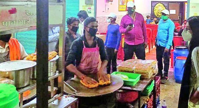 Most active corona patients in Bhandara taluka | भंडारा तालुक्यात सर्वाधिक ॲक्टीव्ह कोरोना रुग्ण Most active corona patients in Bhandara taluka | भंडारा तालुक्यात सर्वाधिक ॲक्टीव्ह कोरोना रुग्ण