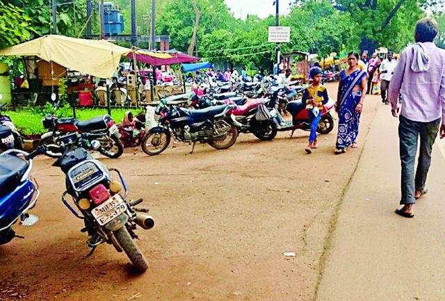National Highway Gone Parking Zone | राष्ट्रीय महामार्ग झाला पार्किंग झोन National Highway Gone Parking Zone | राष्ट्रीय महामार्ग झाला पार्किंग झोन