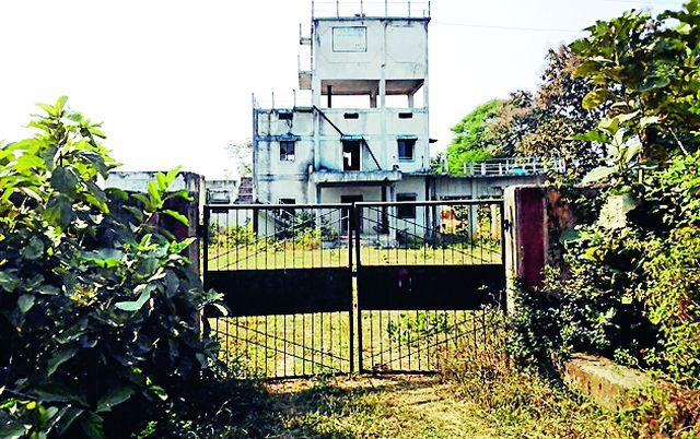 Debris of health service in the border area | सीमावर्ती भागात आरोग्य सेवेचा बोजवारा Debris of health service in the border area | सीमावर्ती भागात आरोग्य सेवेचा बोजवारा