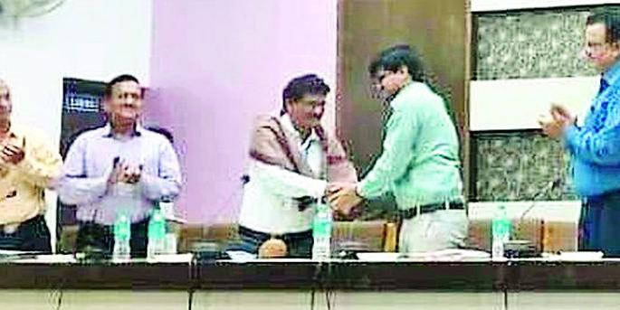 Complete the target for crop sharing at the end of July | पीककर्ज वाटपाचे उद्दिष्ट जुलैअखेर पूर्ण करा Complete the target for crop sharing at the end of July | पीककर्ज वाटपाचे उद्दिष्ट जुलैअखेर पूर्ण करा