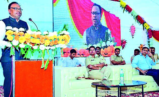 All the police stations will have hi-tech | सर्वच पोलीस ठाणे हायटेक करणार All the police stations will have hi-tech | सर्वच पोलीस ठाणे हायटेक करणार