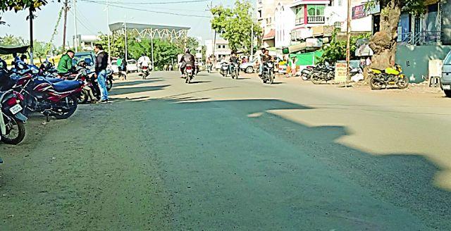 Defective measurement in road renovations | रस्त्याच्या नुतनीकरणात सदोष मोजमाप