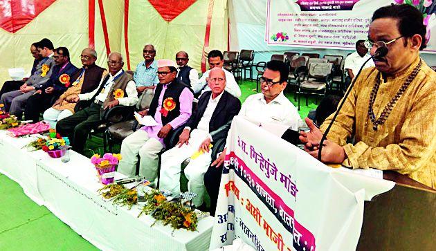 Art to keep a man alive | कला मनुष्याला जिवंत ठेवण्याचे साहित्य