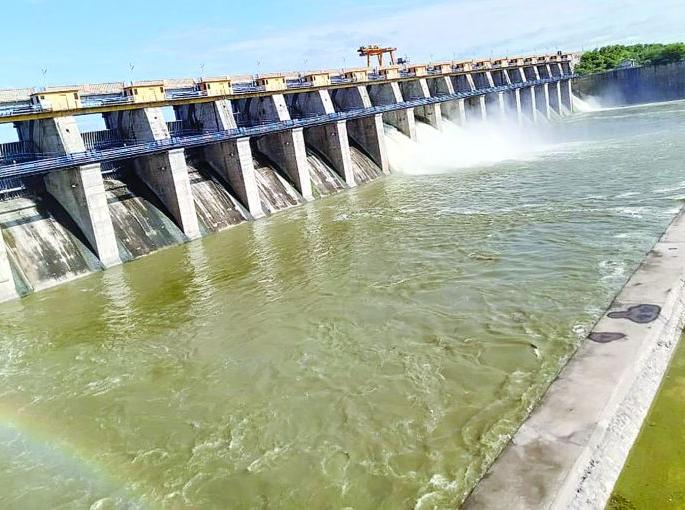 53% water storage in Amravati division projects | अमरावती विभागातील प्रकल्पांमध्ये ५३ टक्के जलसाठा 53% water storage in Amravati division projects | अमरावती विभागातील प्रकल्पांमध्ये ५३ टक्के जलसाठा