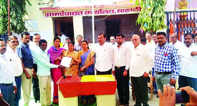 Buldana: Two farmers' lists of two villages are famous | बुलडाणा: दोन गावातील पात्र ५५६ शेतकऱ्यांच्या याद्या प्रसिद्ध Buldana: Two farmers' lists of two villages are famous | बुलडाणा: दोन गावातील पात्र ५५६ शेतकऱ्यांच्या याद्या प्रसिद्ध