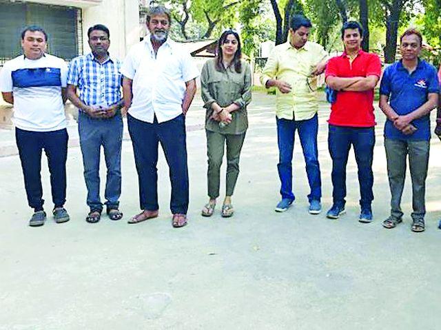 Pu L Filing of 'Bhai' film on Deshpande in Anandavane | पु. ल. देशपांडे यांच्यावरील ‘भाई’ चित्रपटाचे चित्रीकरण आनंदवनात Pu L Filing of 'Bhai' film on Deshpande in Anandavane | पु. ल. देशपांडे यांच्यावरील ‘भाई’ चित्रपटाचे चित्रीकरण आनंदवनात