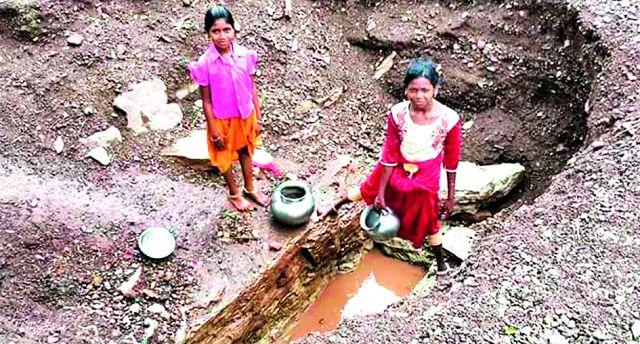 Rivers, drains dry; Wastewater in the village | नदी, नाले कोरडे; पाण्यासाठी गावागावात हाहाकार Rivers, drains dry; Wastewater in the village | नदी, नाले कोरडे; पाण्यासाठी गावागावात हाहाकार