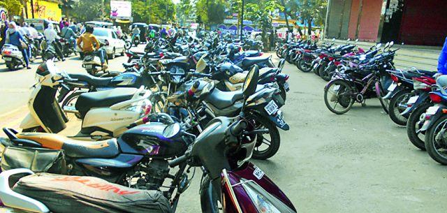 The terrible problem that took place in the Chandrapur of encroachment | अतिक्रमण बनली चंद्रपुरातील भीषण समस्या