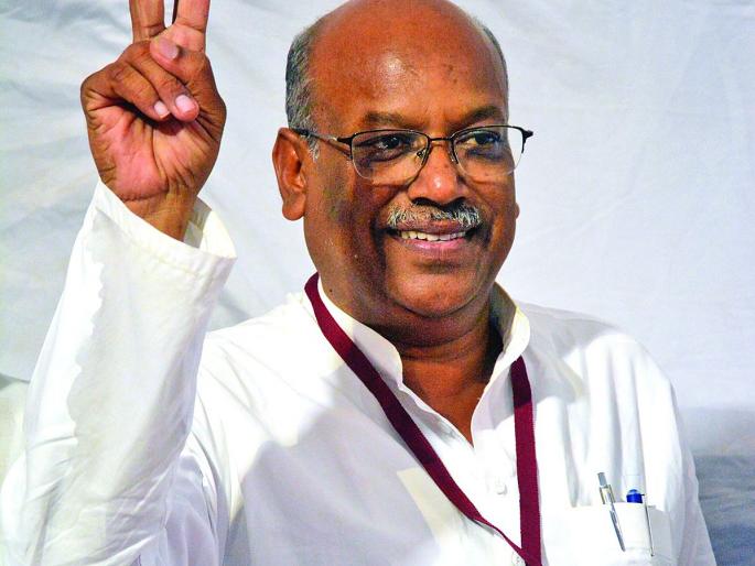 Akola Lok Sabha Election 2019 live result & winner: Sanjay Dhotre win forth time | अकोला लोकसभा निवडणूक निकाल 2019 : संजय धोत्रेंचा विजयी चौकार Akola Lok Sabha Election 2019 live result & winner: Sanjay Dhotre win forth time | अकोला लोकसभा निवडणूक निकाल 2019 : संजय धोत्रेंचा विजयी चौकार